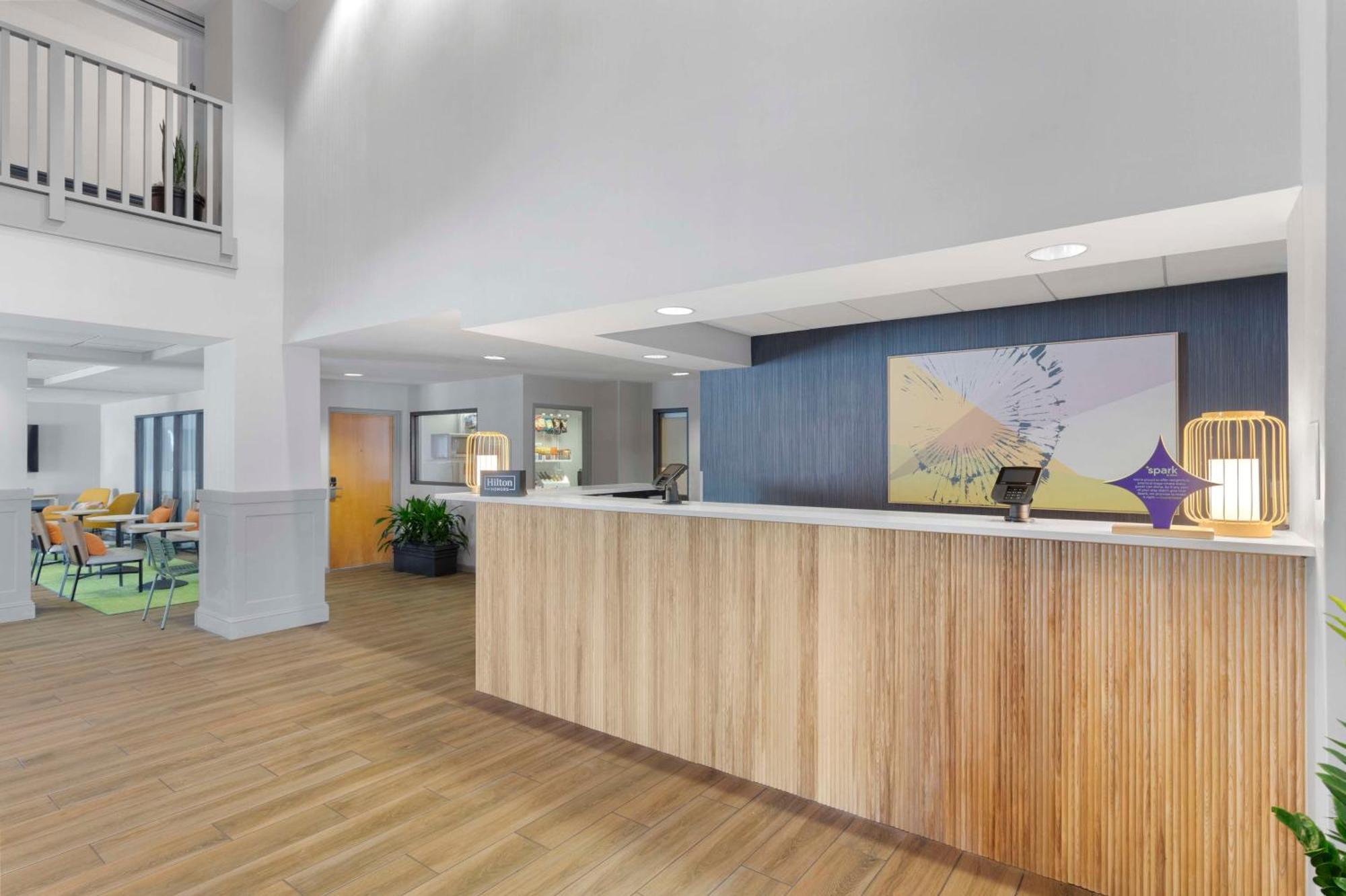 Spark By Hilton Greensboro Ngoại thất bức ảnh