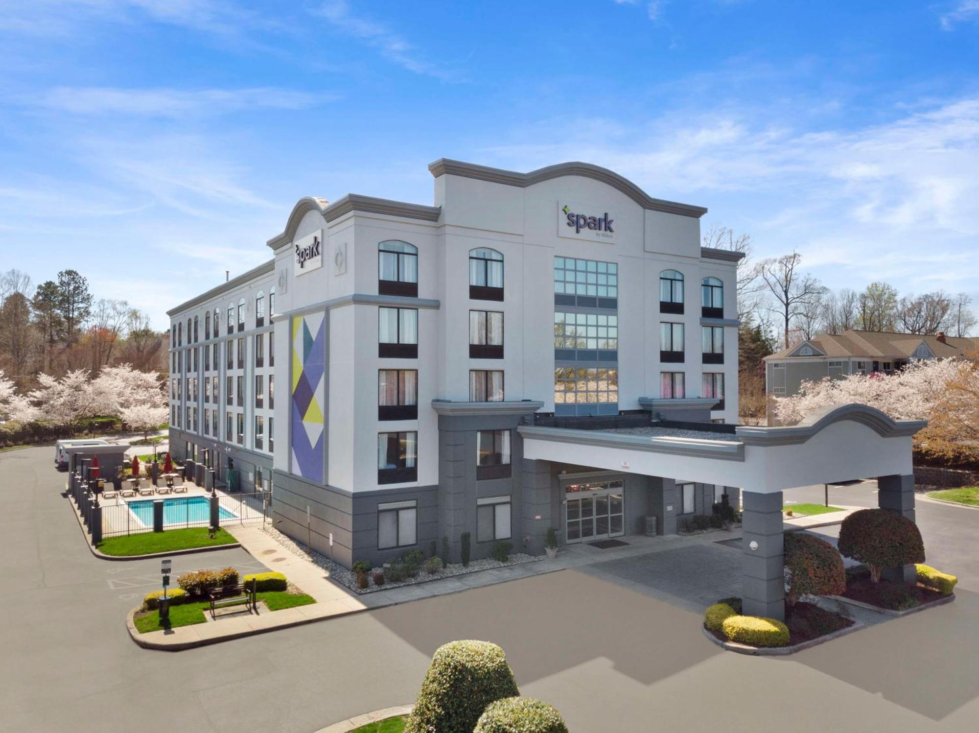 Spark By Hilton Greensboro Ngoại thất bức ảnh