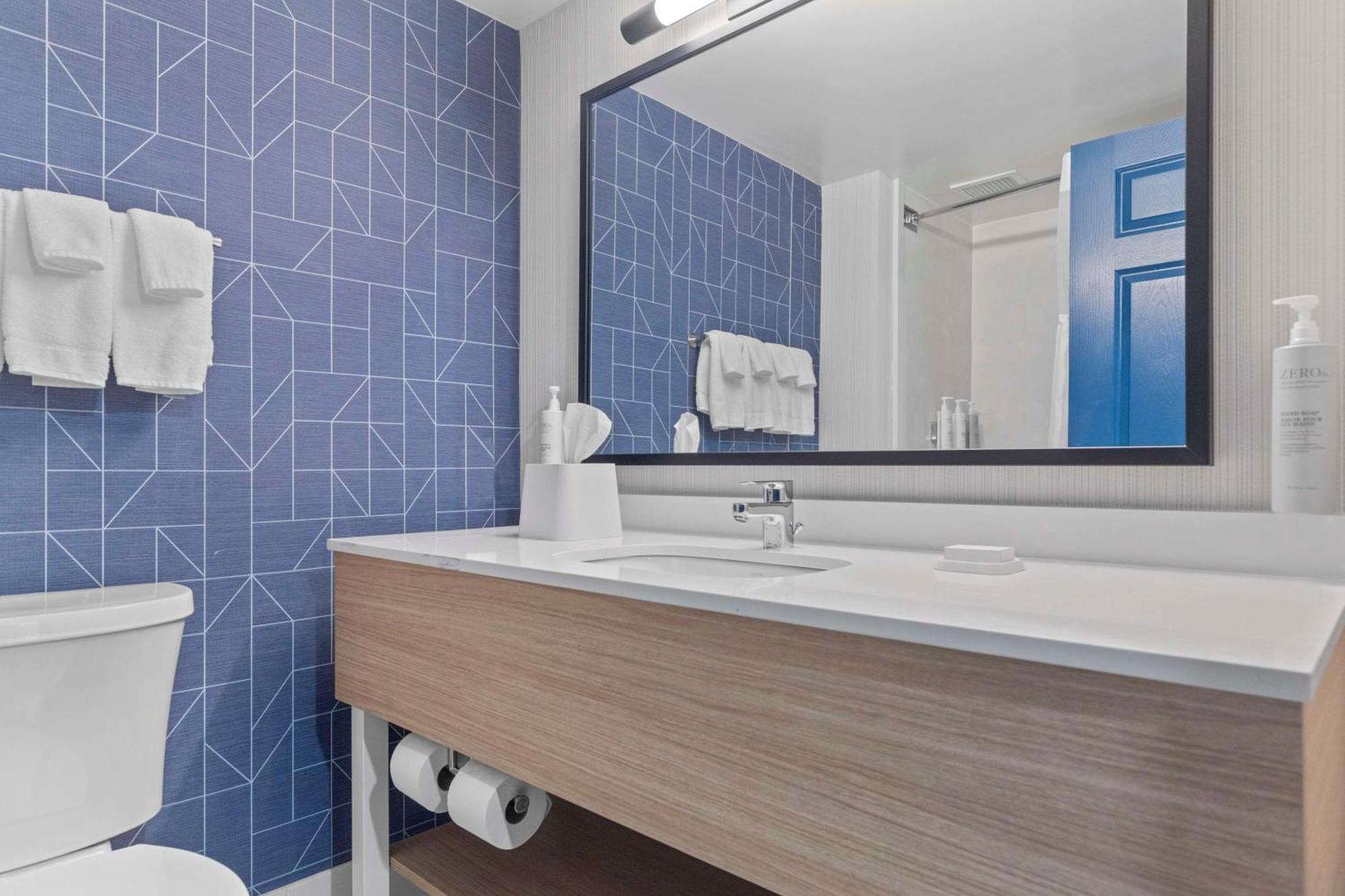 Spark By Hilton Greensboro Ngoại thất bức ảnh