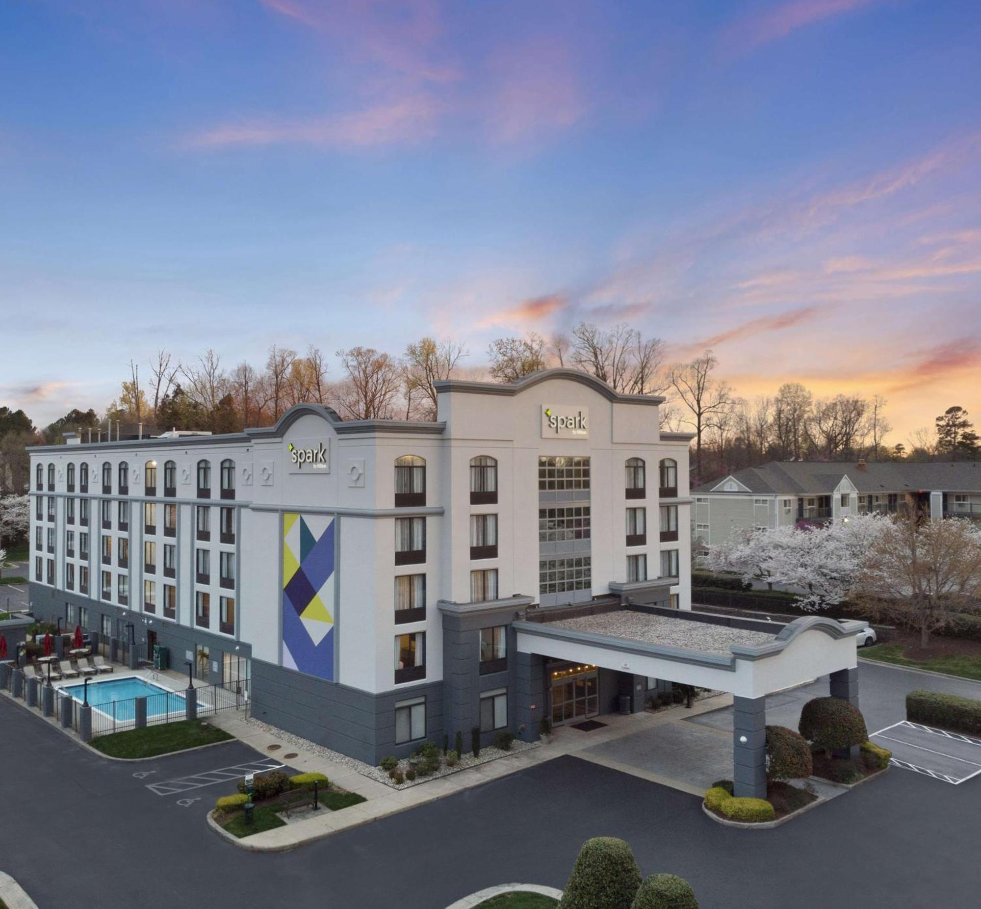 Spark By Hilton Greensboro Ngoại thất bức ảnh