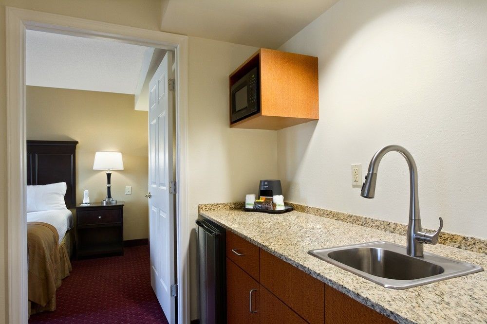 Spark By Hilton Greensboro Ngoại thất bức ảnh